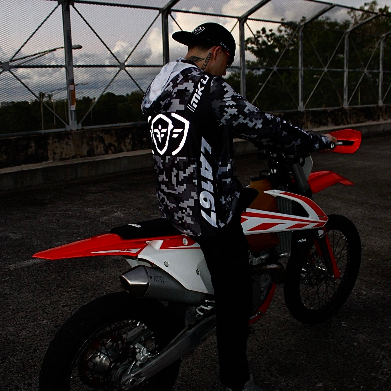 GOD WINGS DIV. Hoodie T-shirt (Reflective), CVRBON VRMOR | MKU