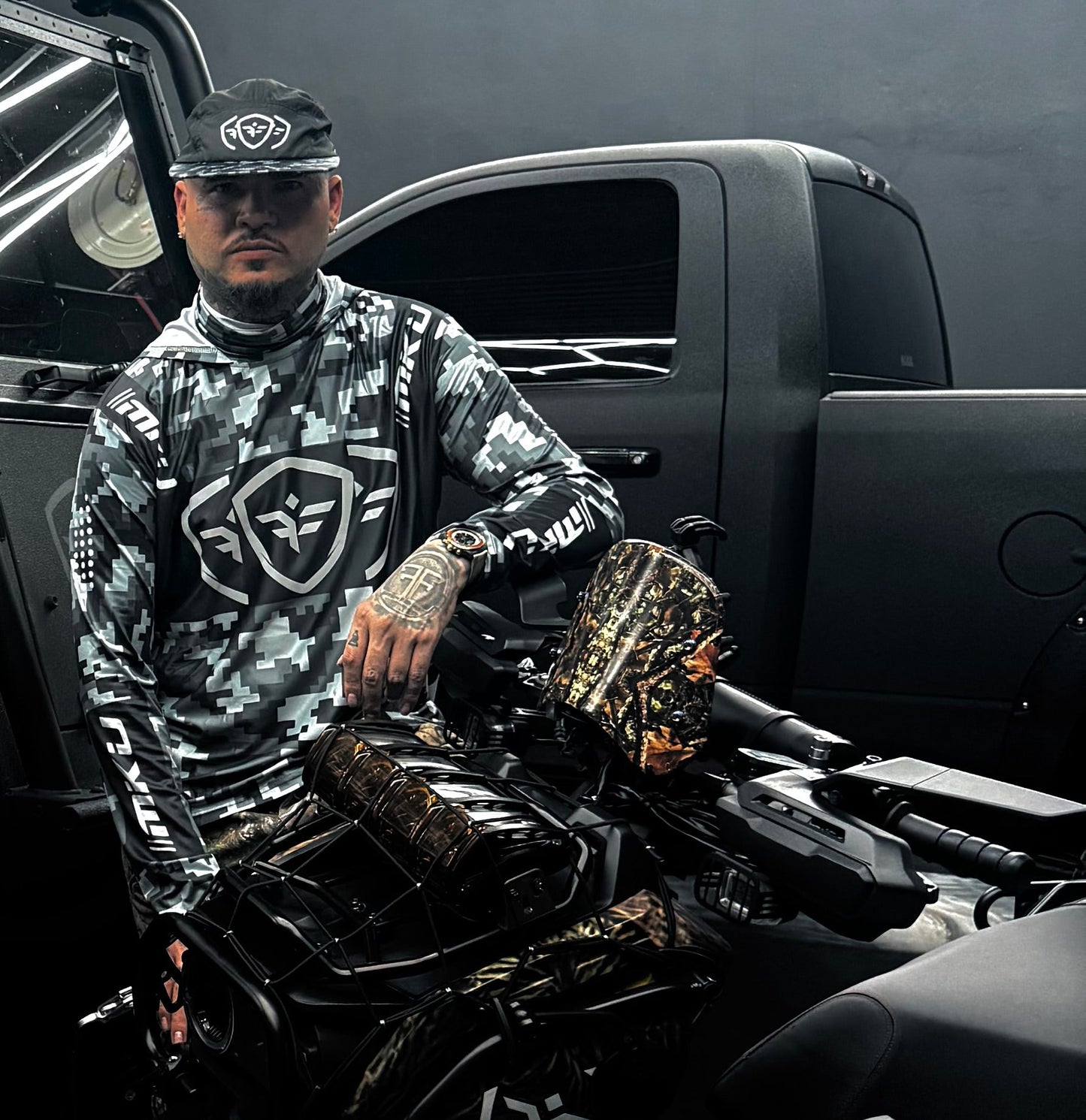 GOD WINGS DIV. Hoodie T-shirt (Reflective), CVRBON VRMOR | MKU
